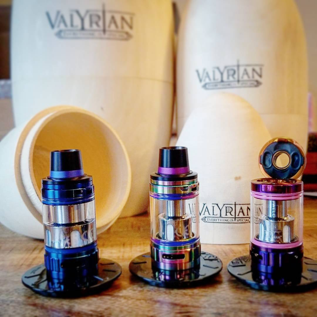 elfbar elfa kaufen The UWell Valyrian II tank review - cloudy main image 1